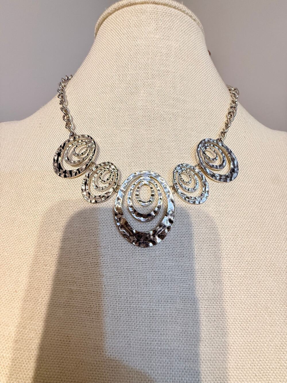 Vintage 1946 NOS Hammered Silver Tone Bib Necklace